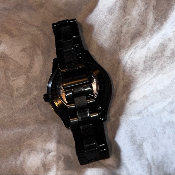 Michael Kors Men's Merrick (MK9038) - Picture 15 of 17